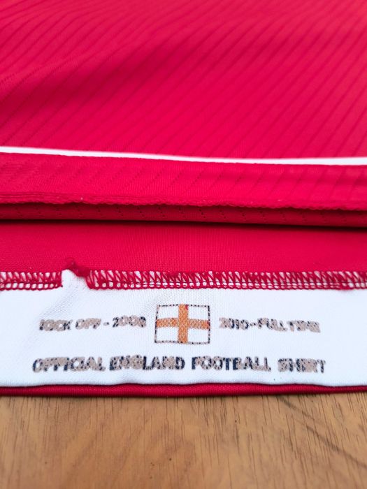 Футболна фланелка на Английския национален отбор ,2008-2010г.