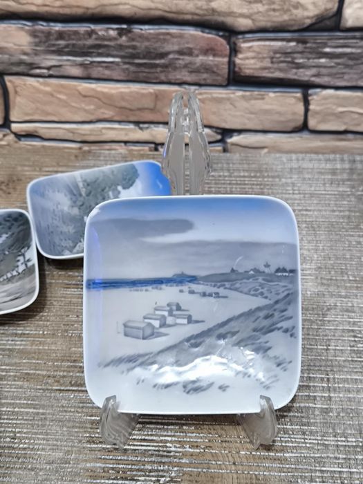 Малки чинии за стена