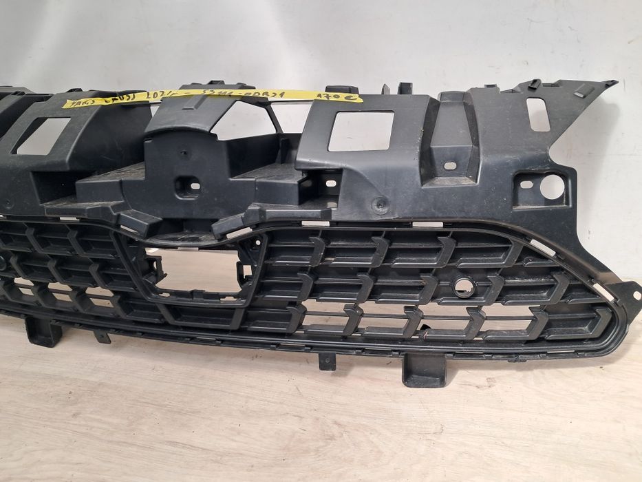 Грил решетка  Toyota Yaris Cross 2020/24г