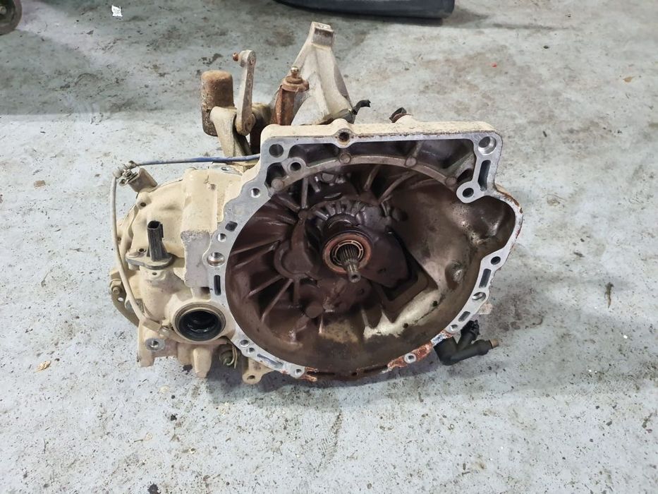 CUTIE VITEZE MANUALA 1.4 B MAZDA 3 2005