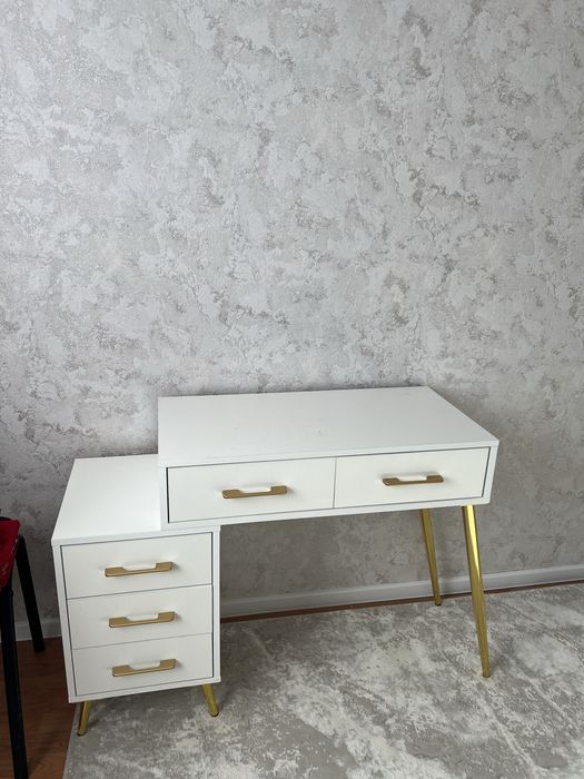 Продам журнальный столик