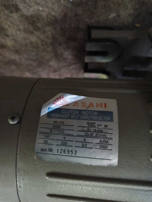 Мотори за шевна машина оверлог