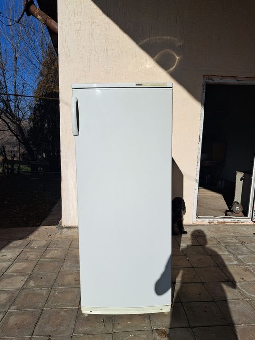 Продам морозильник