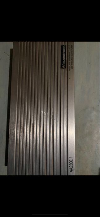 Продам сабвуфер  с моноблоком