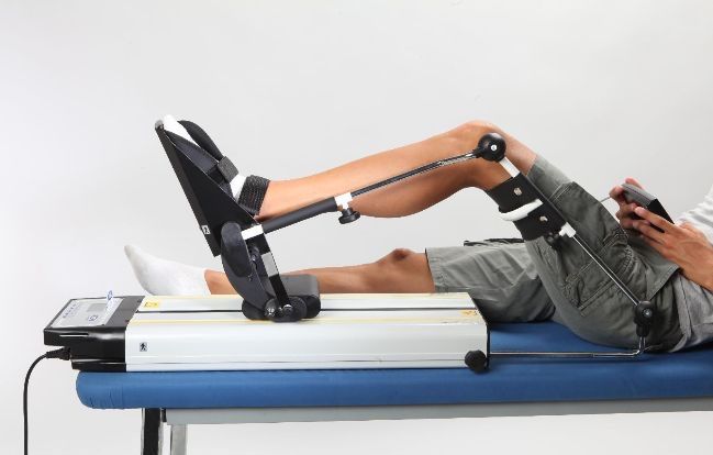 Aparat genunchi - kinetec - mobilizare picior