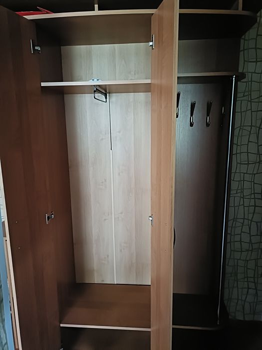 Продам  прихожую