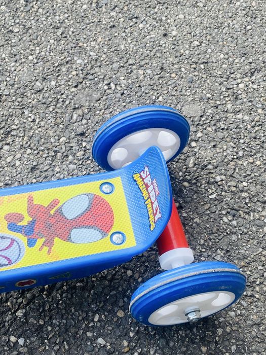Trotineta cu licenta spiderman