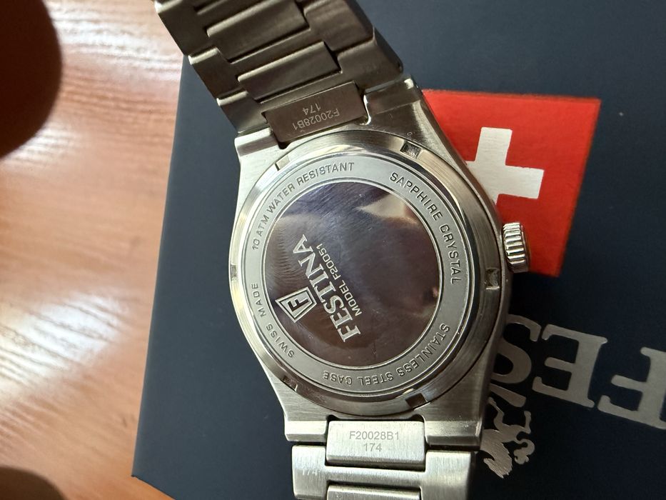 Часовник Festina Swiss Made