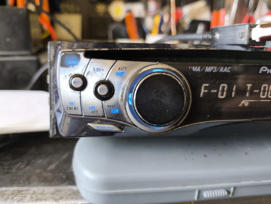 Висок клас авто радио Mp3/CD плейър и USB Pioneer DEH-50UB