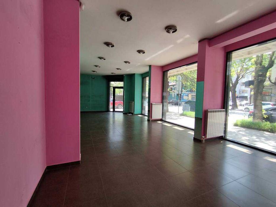 Дава се под наем Магазин в София, Център - 100 кв.м за 1600 € - Снимка #1