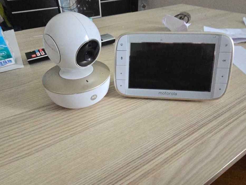 Бебефон babyphone motorola 855 wifi и директна връзка с майка може и двете или само едната връзка , въртене на камерата !