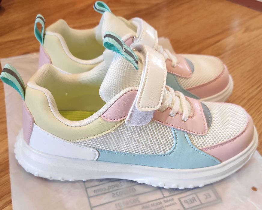 Incaltaminte pentru fete pantofi, sandale, adidasii , noi