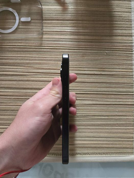 Продавам iphone 16 Pro 128 GB с Гаранция