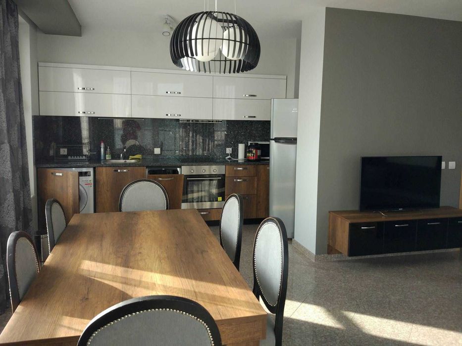 Дава се под наем Тристаен апартамент в Пловдив, Кършияка - 120 кв.м за 450 € - Снимка #2