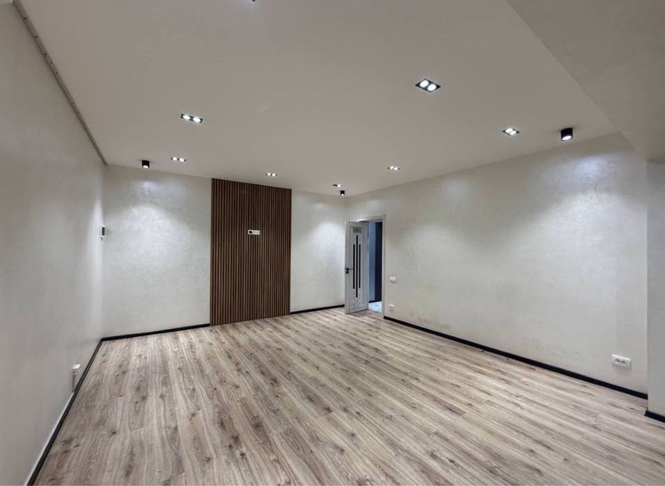 Срочно аренда 1 этаж Ц6 Метро Минор Вдоль дороги тур фирма Консалтинг