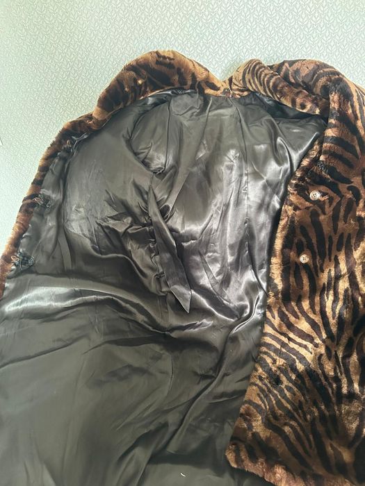 Продается Шуба цигейковая
