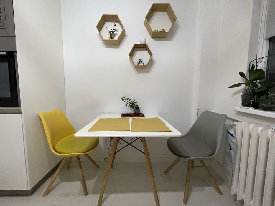 Scaune bucatarie scandinave, 2 bucati