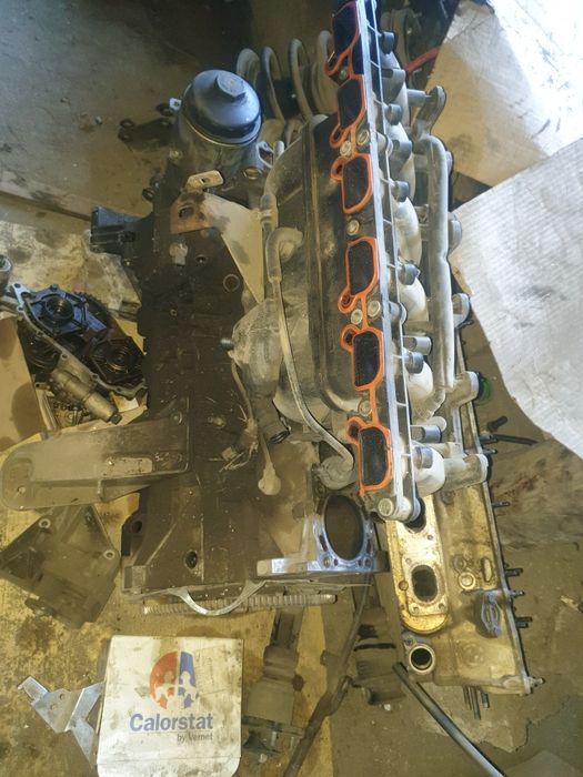 Двигатель M54B30  в разборе