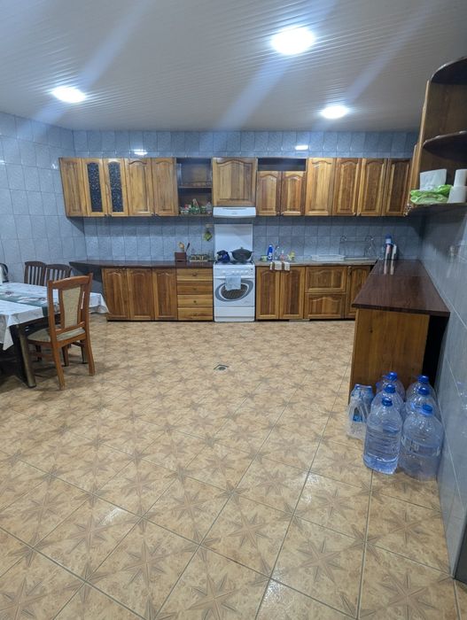 Dacha-uy sotiladi uch qahramon (parvoz mahalla)