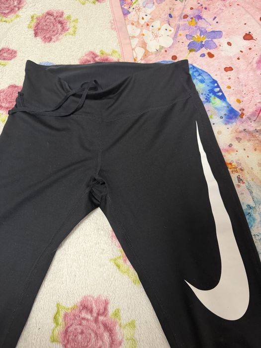 Екип (термо) на Найк става и за всеки ден