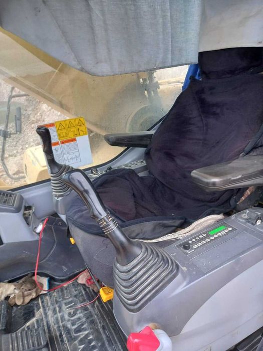 гусеничный экскаватор Комацу