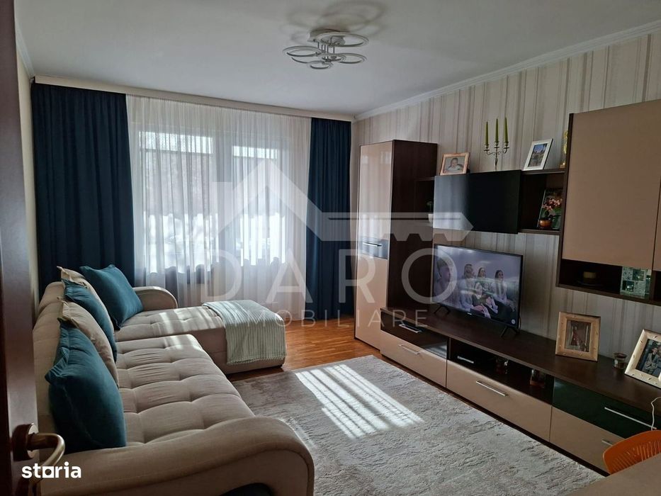 Vand apartament cu 3 camere