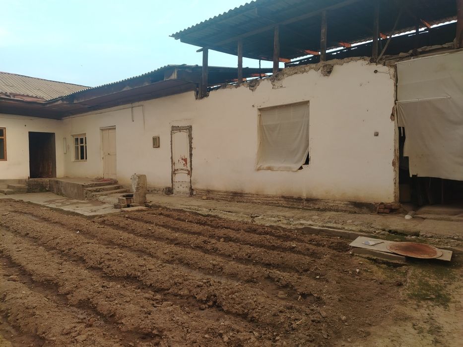 Hovli, uy sotiladi, 3sotok,