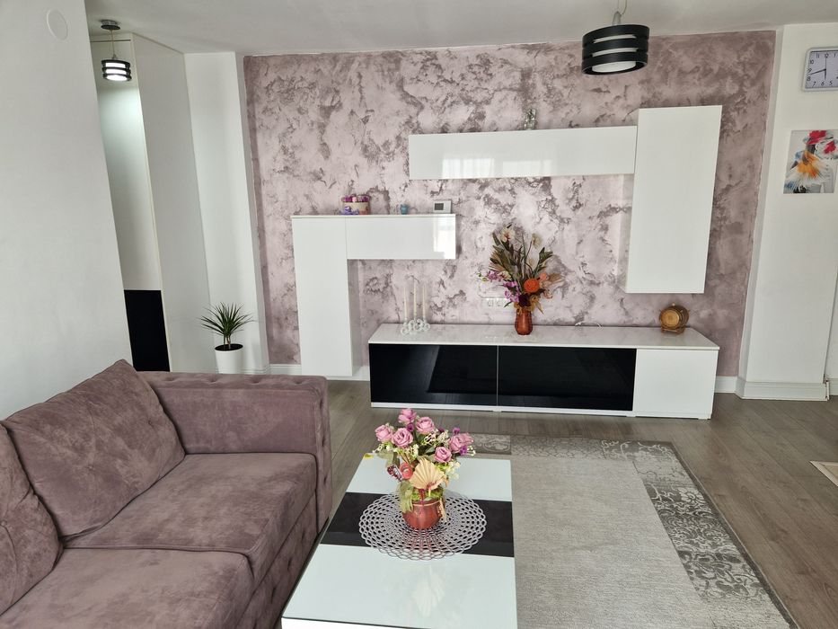 Apartament - 3 camere de inchiriat- Doamna Stanca