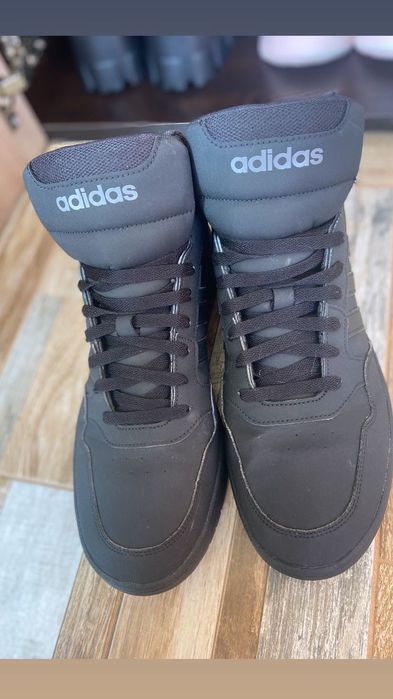 Мъжки обувки Adidas -високии кецове и маратонки