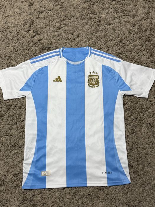 Продается футбольные футболки