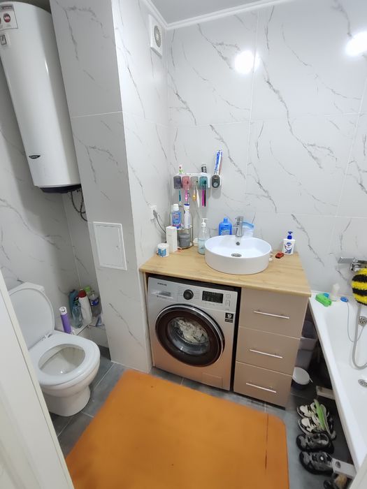 Продается 4-комн (6-85, 1 эт)