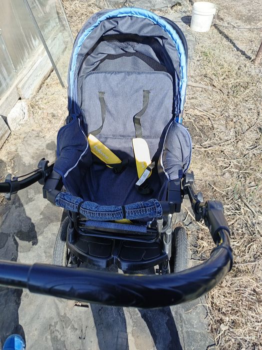 Продам коляску..