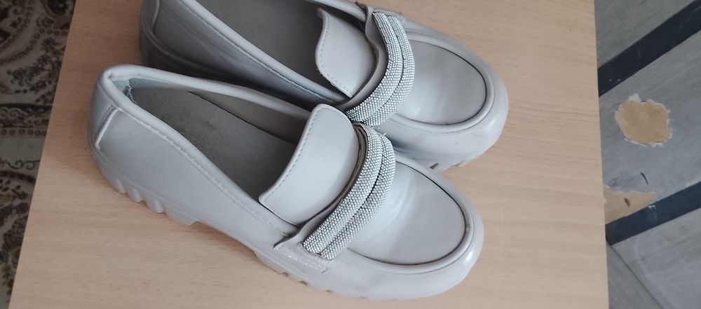 Продам лоферы в хорошем состоянии