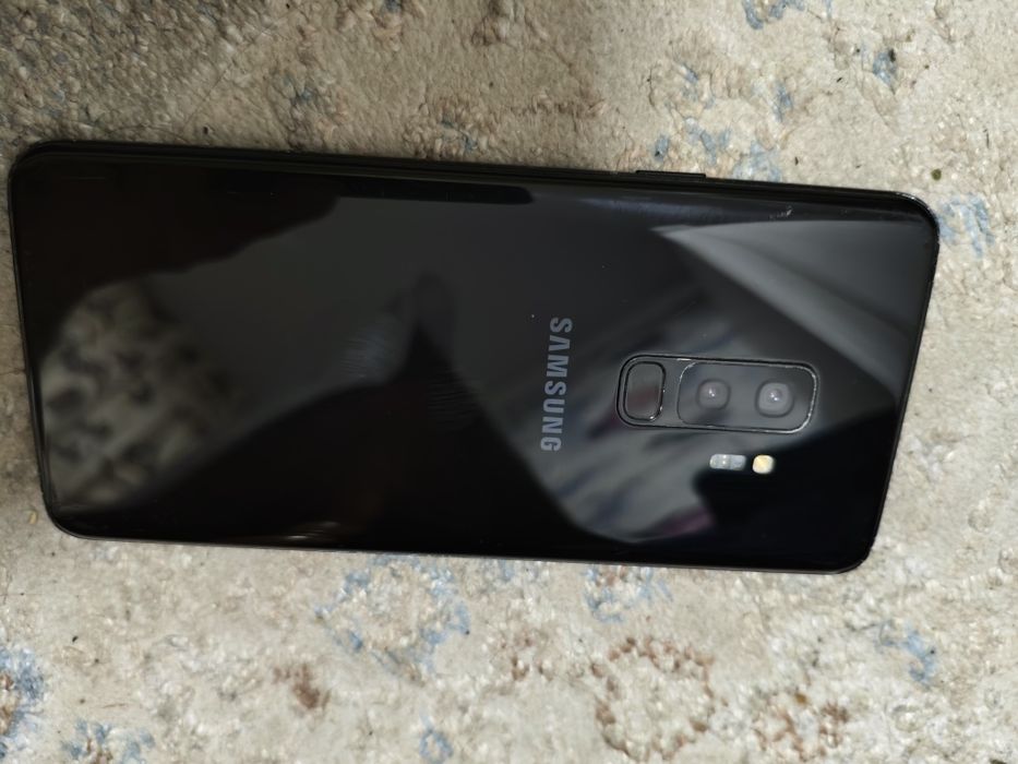 Продам смартфон флагман Samsung galaxy s9+