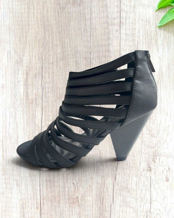Sandale gladiator tip botină Dollhouse noi cu etichetă