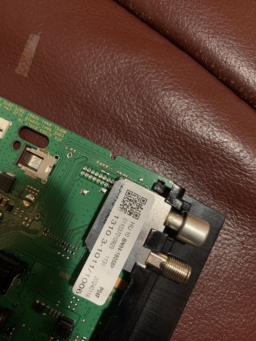 Dezmembrez tv defect Samsung UE43CU8072U