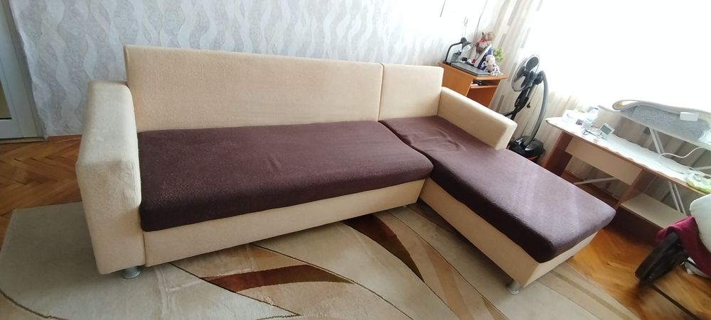 Разтегателен ъглов диван