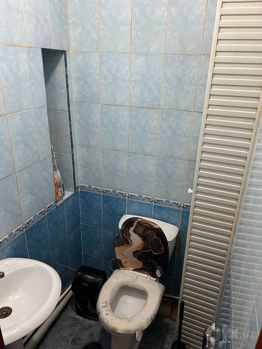 Uy sotiladi Vodnik musaffo maskan 9 etaj dom 1 etaj.