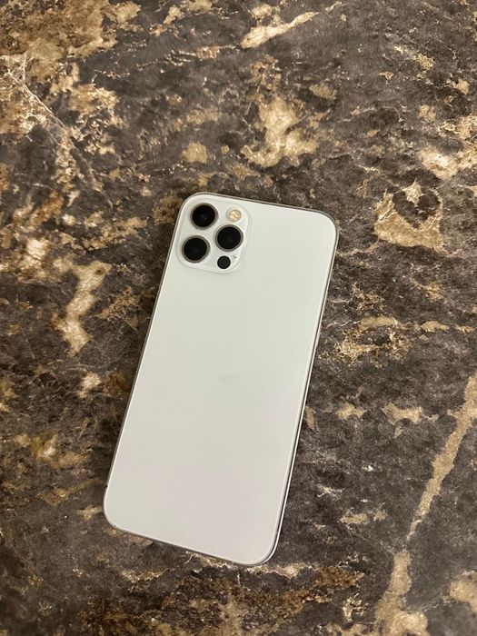 Продам iPhone 12 Pro
