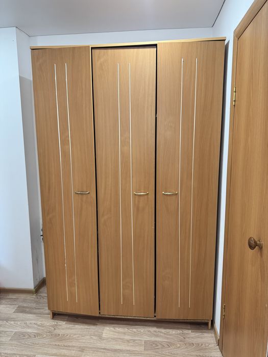 Шкаф для одежды / шифоньер