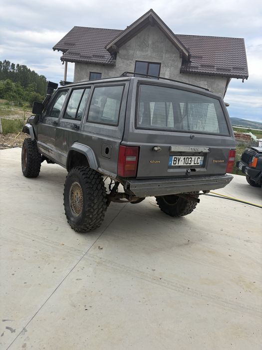 Jeep cheroke 4.0 benzina
