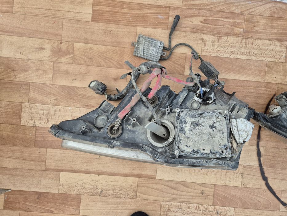 Фары на Лексус ИС