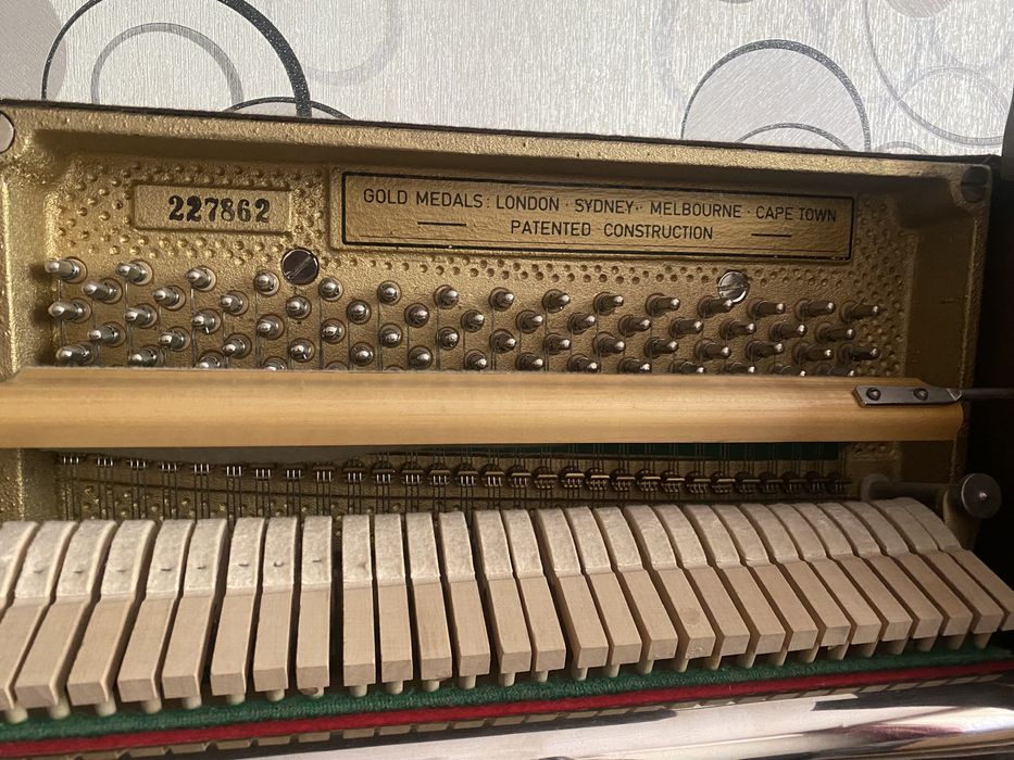 Фортепиано WEINBACH