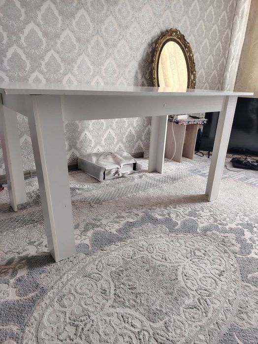 Продам столы 2 штуки