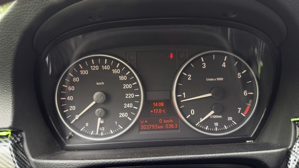 BMW E90 318i 2007