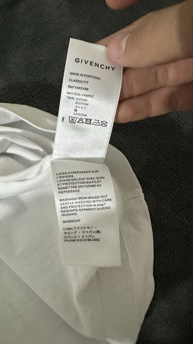 Футболка от Givenchy