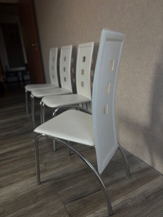 Кухненски столове в много добро състояние