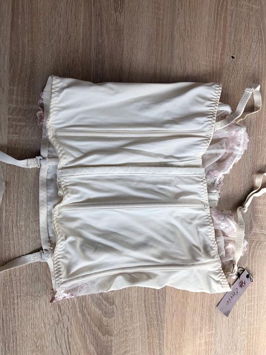 Corset cu sutien nou