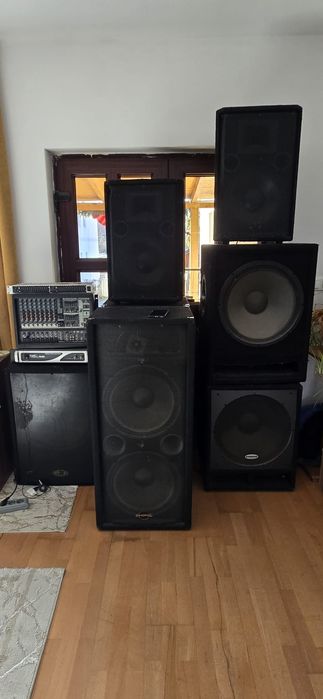 Vind boxe profesionale cu mixer si statie pret 5500