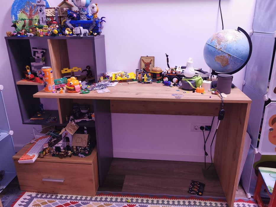 BIROU COPII 149 x 50 x 105 cm (lungime x latime x inaltime)